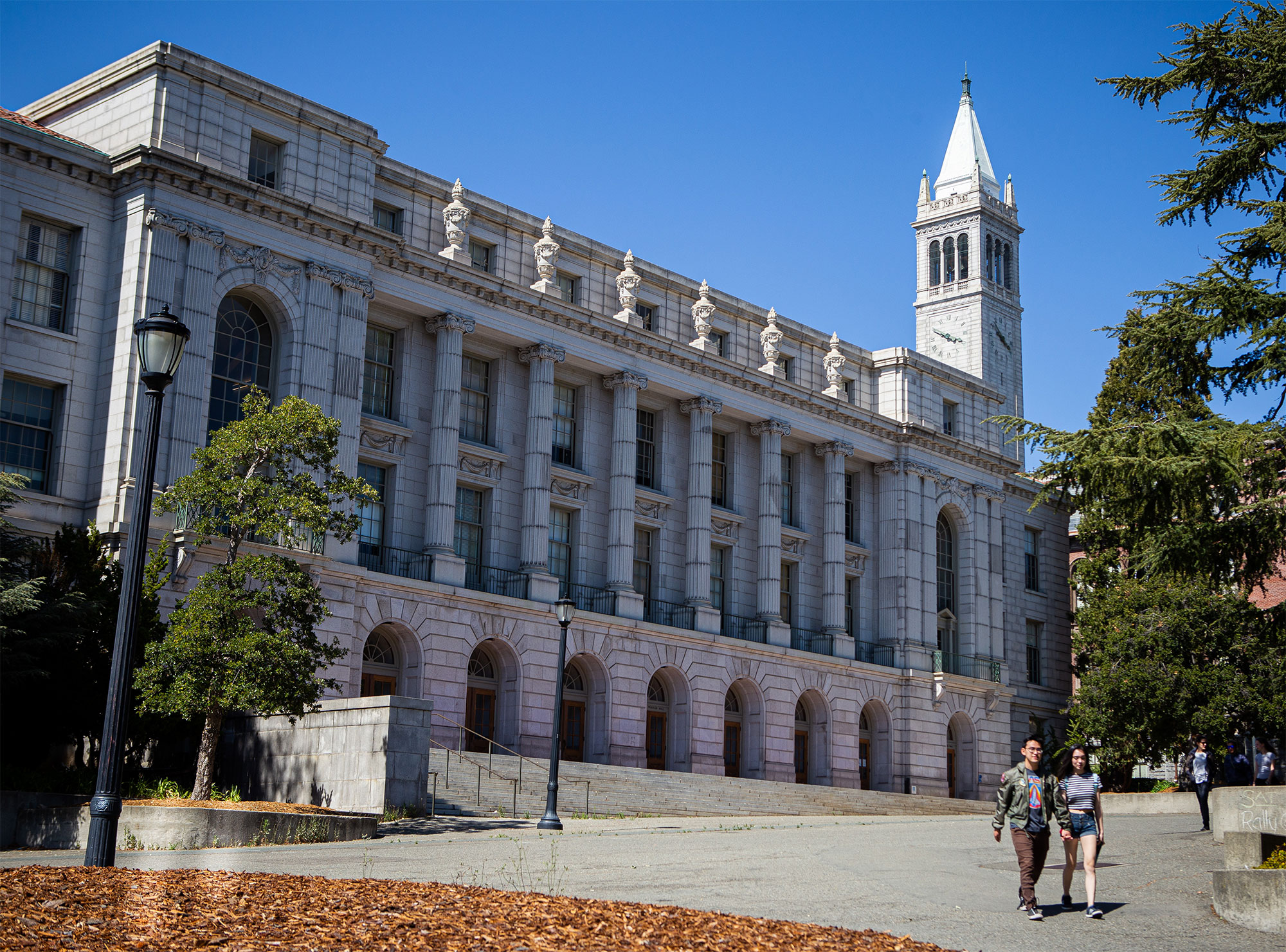 Image for Berkeley urges students, landlords to avoid illegal dumping during summer move-out