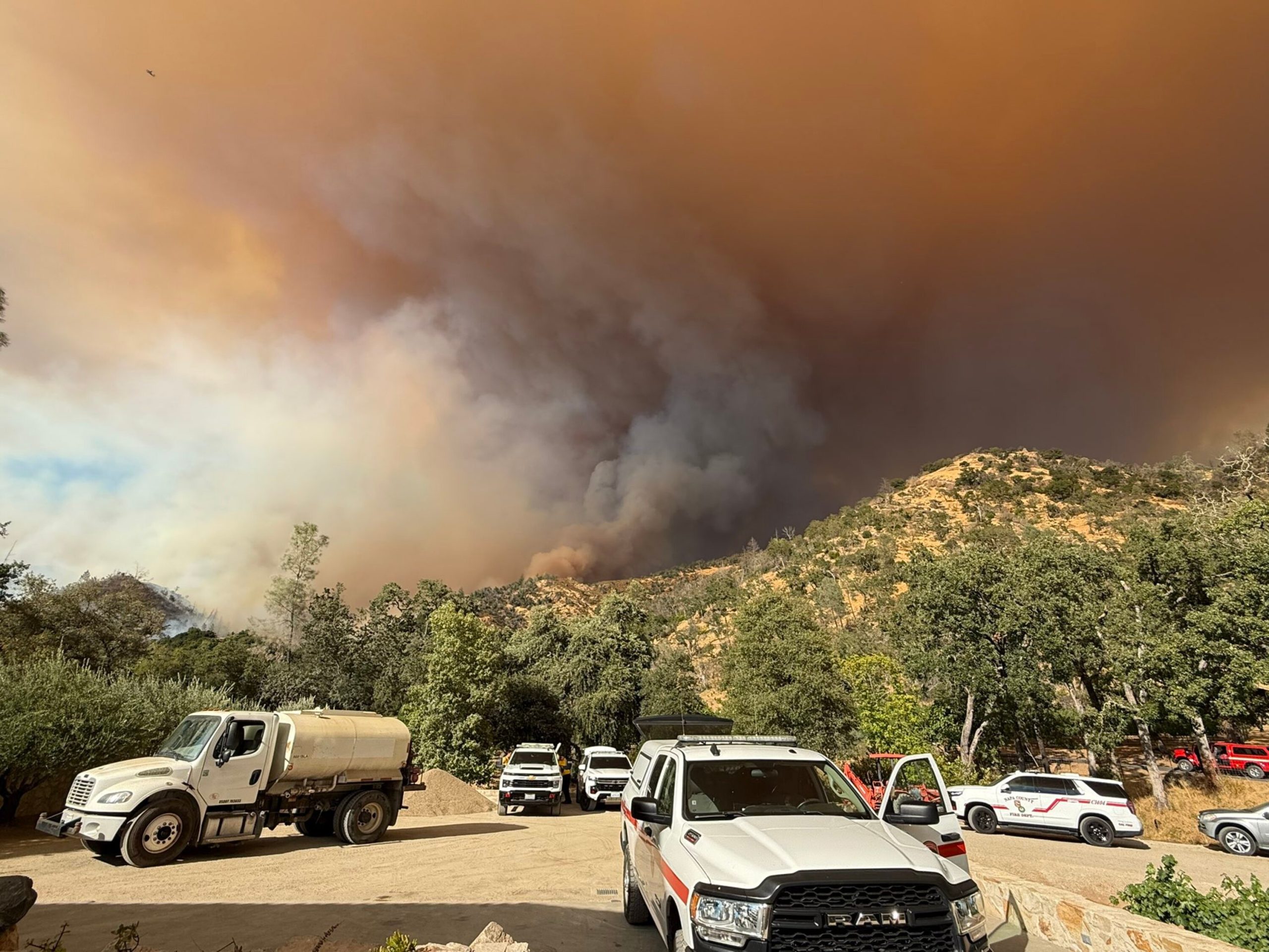 Pickett Fire near Calistoga surges to 2,100 acres, evacuation orders ...